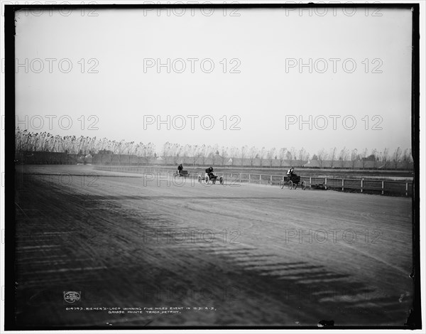 Riemer's Loco winning five-miles event in 10:51 4-5, Grosse Pointe track, Detroit, c1902. Creator: Unknown.