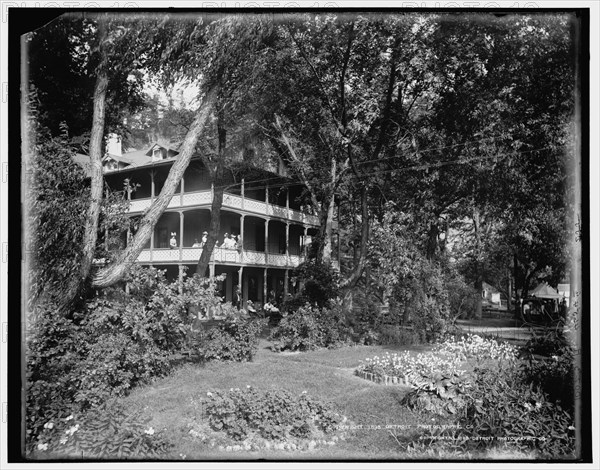 Cliff House, Devil's Lake, Wis., c1898. Creator: Unknown.