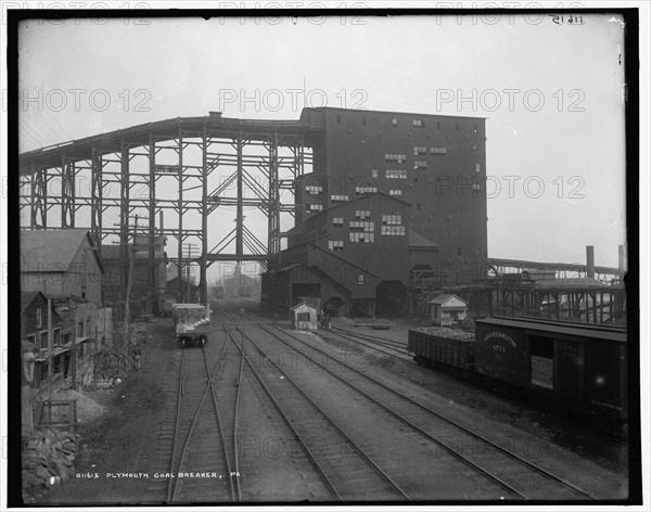 Plymouth coal breaker, Pa., between 1890 and 1901. Creator: Unknown.