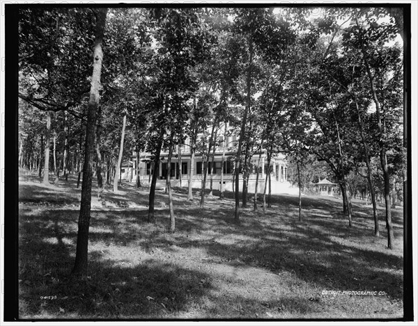 Green Lake, Wis., Grey Rock cottage, between 1880 and 1899. Creator: Unknown.