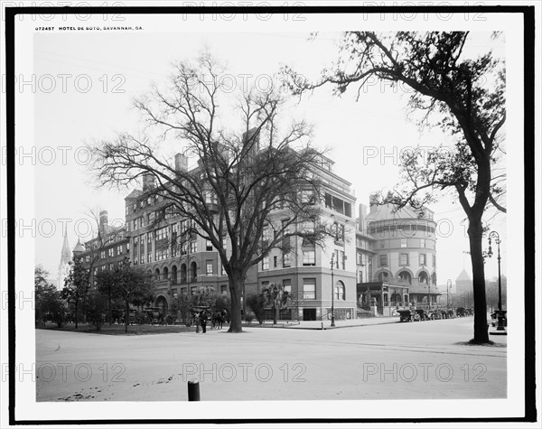 Hotel De Soto, Savannah, Ga., between 1910 and 1920. Creator: Unknown.