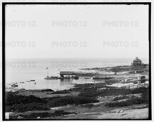 Appledore (House) hotel and cottages, Isles of Shoals, N.H. i.e. Maine, c1901. Creator: Unknown.