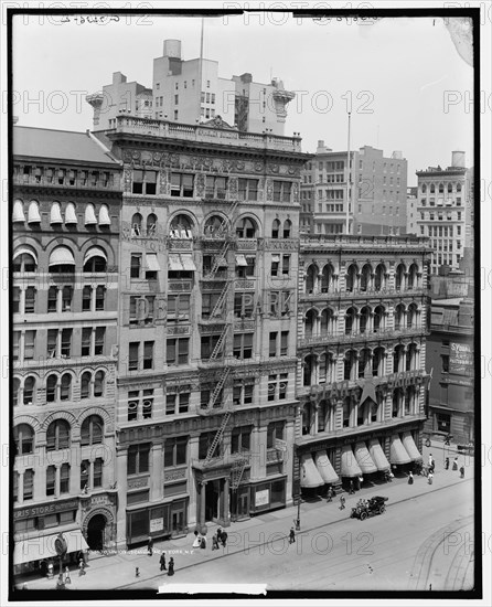 Union Square, New York, N.Y., between 1900 and 1915. Creator: Unknown.