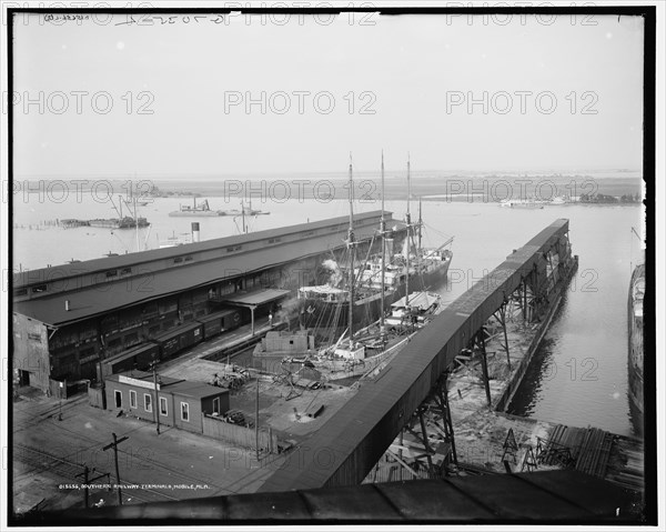 Southern Railway terminals, Mobile, Ala., between 1900 and 1915. Creator: Unknown.