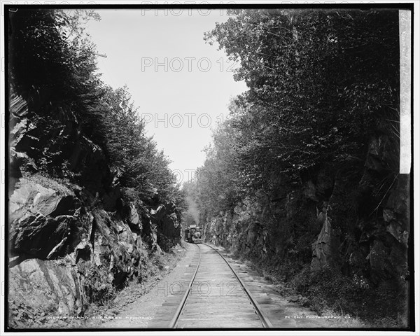 Summit cut, Green Mountains, between 1900 and 1906. Creator: Unknown.