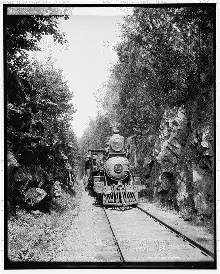 Summit cut, Green Mountains, between 1900 and 1906. Creator: Unknown.