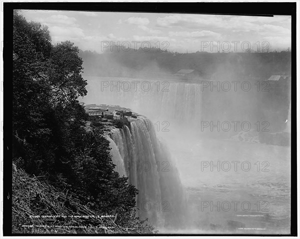Terrapin Pt. Point, and the Horseshoe Falls, Niagara, c.between 1905 and 1915. Creator: Unknown.