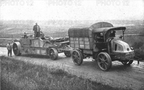 'Au Volant; Tracteurs d'une piece de 240: voiture-affut et voiture-piece', 1918. Creator: Unknown.