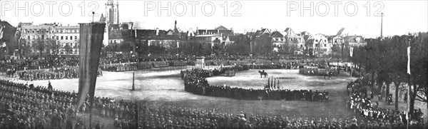 'Notre entrée a Colmar; trois photographies format panorama de la reception du general..., 1918. Creator: Unknown.