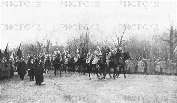 'En Roumanie Liberee; Entrée solennelle a Bucarest, le 1er decembre 1918, de la famille..., 1918. Creator: Unknown.