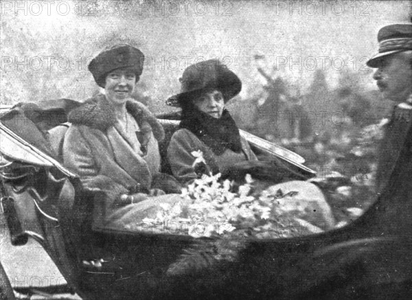 'Les chefs d'etat Allies a Paris; L'arrivee des souverains belges, le 5 decembre: la reine..., 1918. Creator: Unknown.