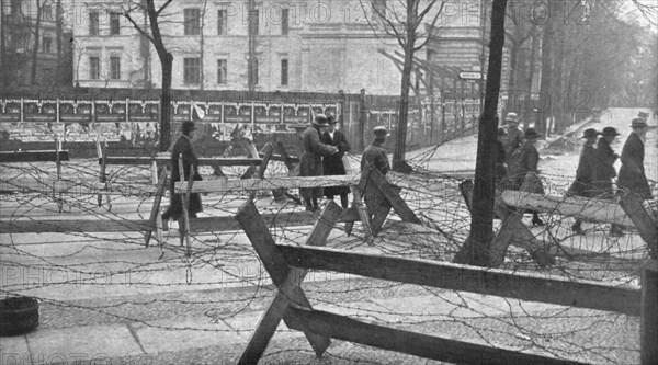 'La Nouvelle Europe; la guerre civile a Berlin; du 5 au 11 janvier 1919 a Berlin; reseau..., 1919. Creator: Unknown.