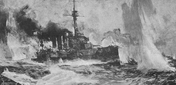 ' Au fort de la bataille Jutland ; le croiseur cuirasse "Warrior" riposant au feu de six..., 1916. Creator: Charles Dixon.