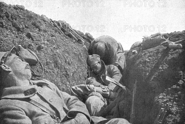 'Ceux de Douaumont; Le sommeil des sapeurs: pour preparer l'attaque du 22, ils ont..., 1916. Creator: Unknown.