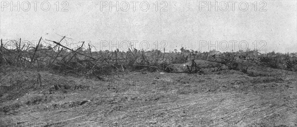 'La Bataille de la Somme; En terrain reconquis: les formidables reseaux allemands..., 1916. Creator: Unknown.