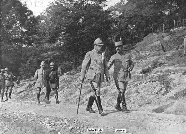 ''La Bataille de la Somme; Pres d'un poste de commandement, le troisieme jour de l'offensive', 1916. Creator: Unknown.