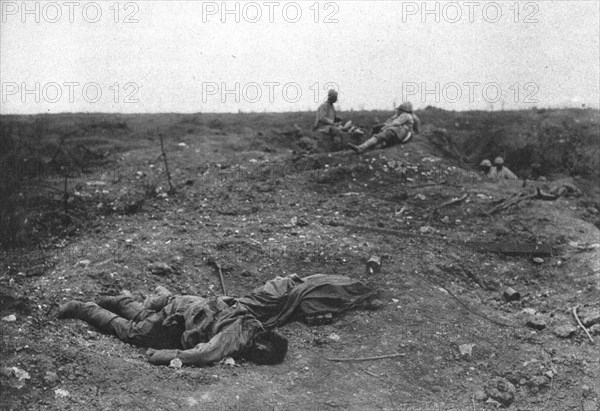 ''La Bataille de la Somme; un coin du camp de bataille', 1916. Creator: Unknown.