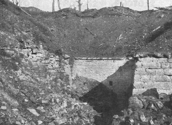 'Episodes de la bataille de Verdun; La derniere phase de la resistance du fort de Vaux, 1916. Creator: Unknown.