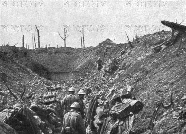 'Episodes de la bataille de Verdun; La derniere phase de la resistance du fort de Vaux, 1916. Creator: Unknown.