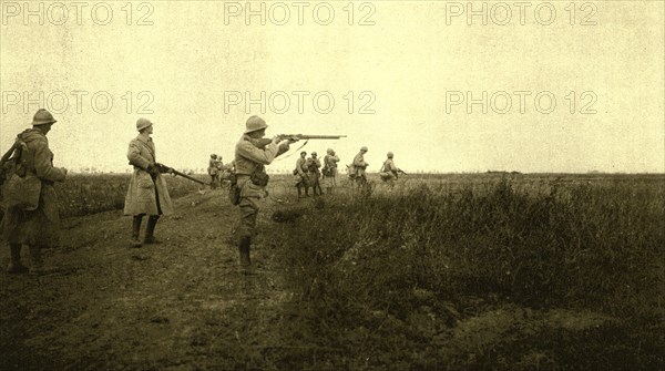 '' A l'est de Montdidier; A l'attaque du village de Piennes, au Sud-Est de Montdidier..., 1918. Creator: Unknown.