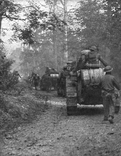 ''En Argonne; Le depart des chars d'assaut americain pour l'attaque dans la foret', 1918. Creator: Unknown.