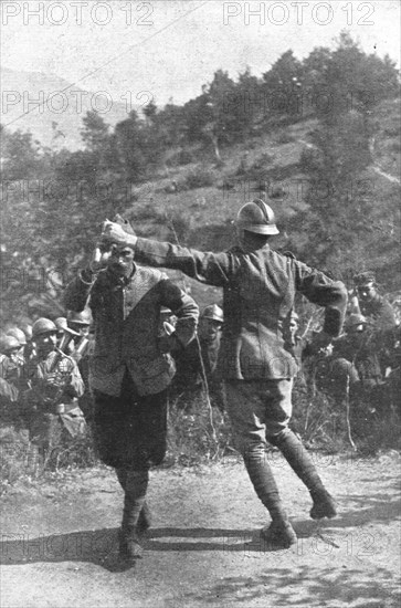 ''Sur le front d'orient; Soldats grecs celebrant par des danses la victoire franco-grec...', 1918. Creator: Unknown.