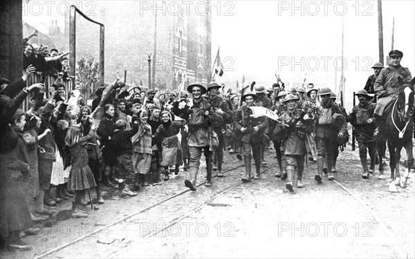 ''La delivrence de Lille; Avec douai, roubaix et tourcoing, Lille est liberee le 17 octobre 1918. Creator: Unknown.