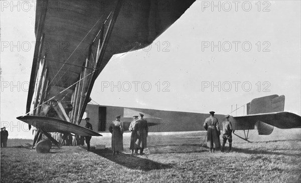 ''L'aviation Russe; un avion geant Russe du type "Ilya Mourometz"', 1915. Creator: Unknown.