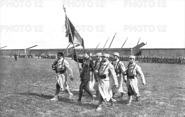 ''Le Drapeau de L'Aviation; Le dradeau de l'aviation porte par Guyemer, alors sous..., 1916. Creator: Unknown.