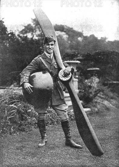 ''Combat Aerien; Parmi les forces alliees aerienes; L "as" anglais Albert Ball, tombe apres..., 1917 Creator: Unknown.