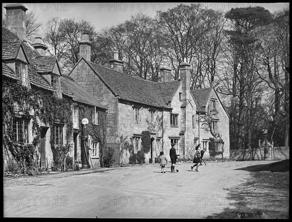 Stanway Road, Stanton, Tewkesbury, Gloucestershire, 1934. Creator: Marjory L Wight.