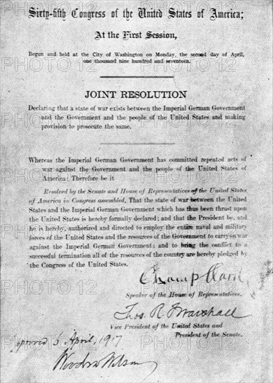 'L'Etat de Guerre aux Etats-Unis; La resolution conjointe de la Chambre et du Senat..., 1917. Creator: Unknown.