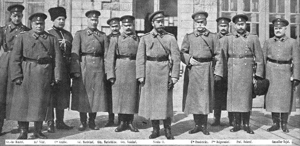 'La Fin d'une Regime et d'un Regne; La suite au quartier general de Mohilev; a gauche..., 1917. Creator: Unknown.