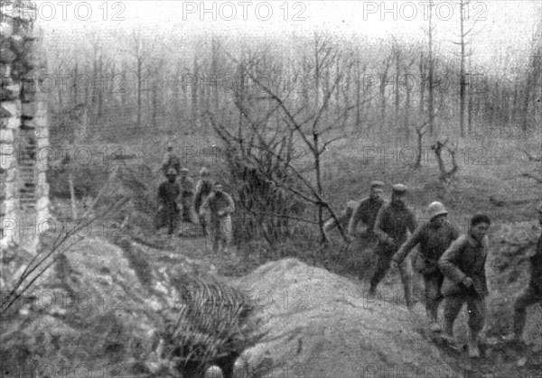 'Notre attaque du 16 avril 1917; Premiers prisonniers courant vers l'arriere', 1917. Creator: Unknown.