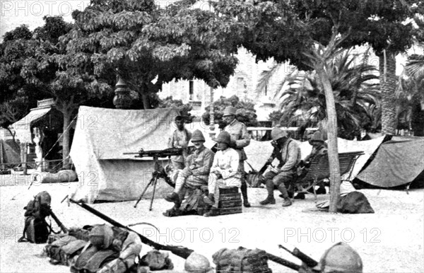 'Les Evenements de Grece; Les troupes francaises assurant l'ordre a Athenes..., , (1917). Creator: Unknown.