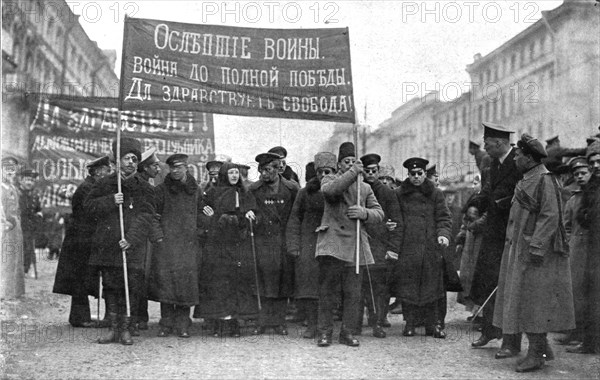 'Les Soubresauts de la Russie; Une contre-manifestation patriotique: des aveugles de guerre..., 1917 Creator: Unknown.