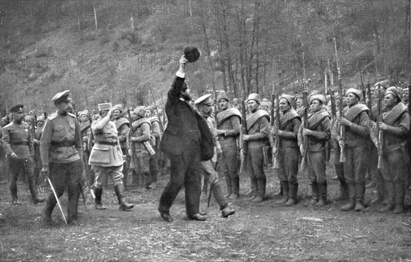 'Les Soubresauts de la Russie; Au retour d'un voyage de propagande en Russie, le ministre..., 1917. Creator: Unknown.