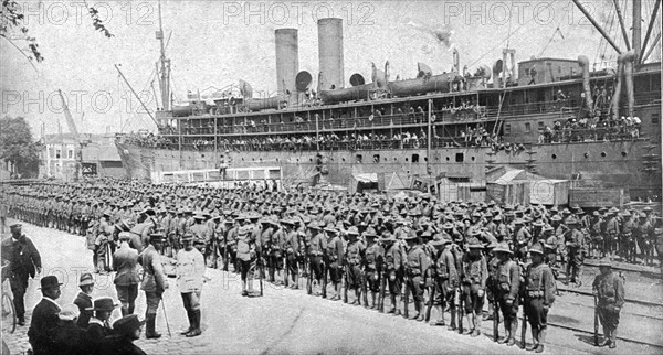 'Les Premiers Contingents Americains en France; Au fur et a mesure de la mise a terre, les..., 1917. Creator: Unknown.