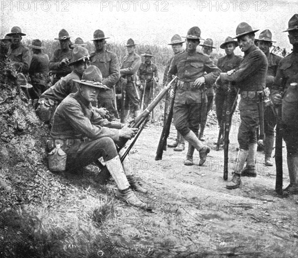 'L'Installation en France de L'Avant-Garde Americaine; Une halte sur la route du camp', 1917. Creator: Unknown.