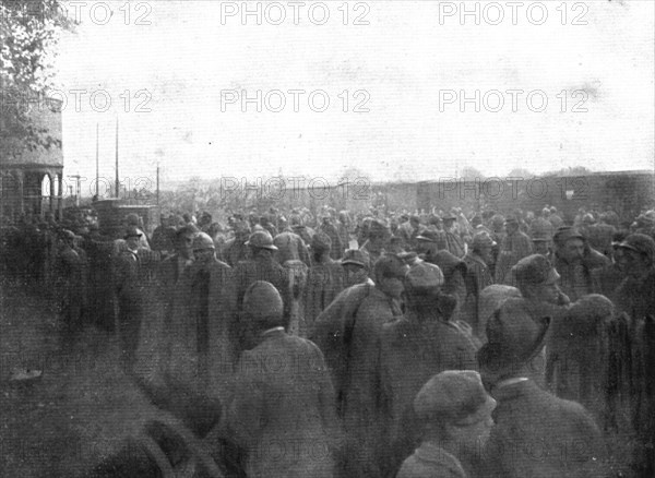 The Dark Hours of Italy; Influx of troops to an evacuation station, 1917. Creator: Unknown.