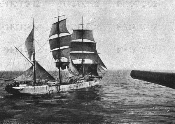 At sea; A sailboat is boarding: during the whole visit, the ship remains under the cannon..., 1917. Creator: Unknown.