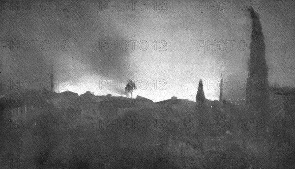 The Fire of Thessaloniki; The Turkish quarter on fire, the same day, at 10 o'clock, 1917. Creator: Unknown.