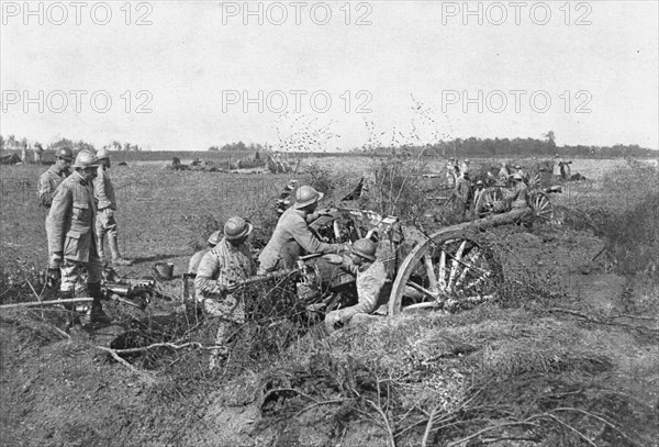 'Devant Montdidier; Batterie de 75 en position', 1918. Creator: Unknown.