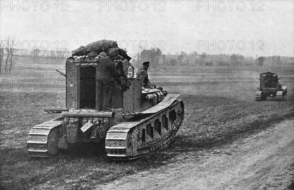 'Dans la Bataille; Les tanks repides de l'armee britannique, mis en service au printemps..., 1918. Creator: Unknown.