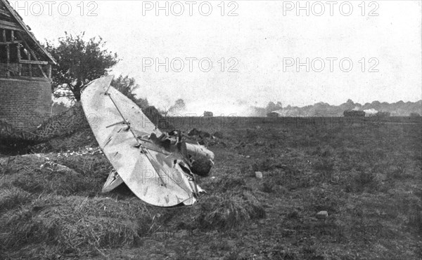 'Notre Contre-Attaque du 11 juin 1918; au Nord-Ouest de Compiegne: nos chars d'assaut..., 1918. Creator: Unknown.