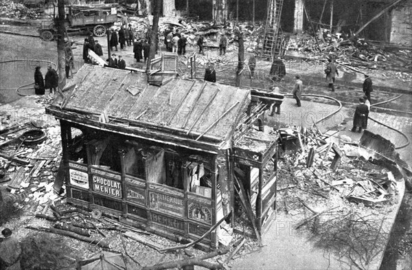 'Quelques Points de Chute; Rue de Rivoli, no 14: torpille d,avion de 300 kilos, le 12 avril...1918. Creator: Unknown.