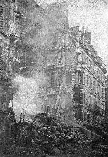 'Quelques Points de Chute; Rue Geoffroy-Marie, no 5, ou les locataires, refugies dans les..., 1918. Creator: Unknown.