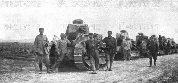 'Notre Artillerie d'Assaut; La Replique de Foch: Au Sud-ouest de Soissons; un groupe de..., 1918. Creator: Unknown.