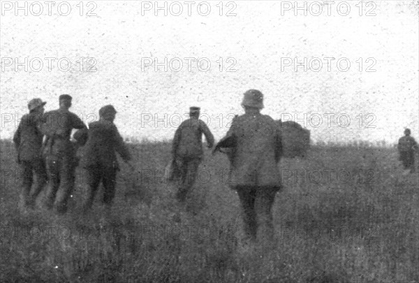 'Notre Artillerie d'Assaut; La Replique de Foch: Au Sud-ouest de Soissons; prisonniers..., 1918. Creator: Unknown.