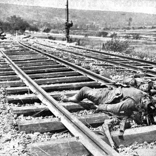 ' Sur le Marne; la ligne Paris-Nancy devant Passy-sur-Marne, apres la retraite allemande', 1918. Creator: Unknown.